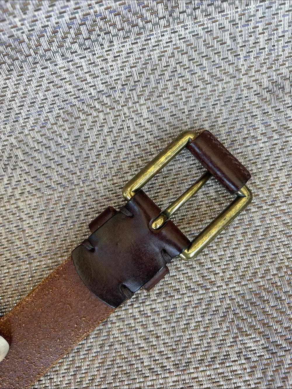 GAP Classic Brown Leather Men's Belt with Brass colored Buckle. Size 36